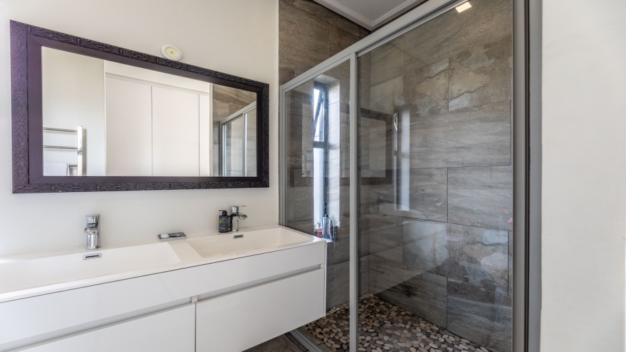 3 Bedroom Property for Sale in Parklands North Western Cape